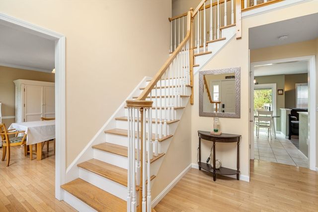 10 Gannett Way, Hopedale, MA 01747