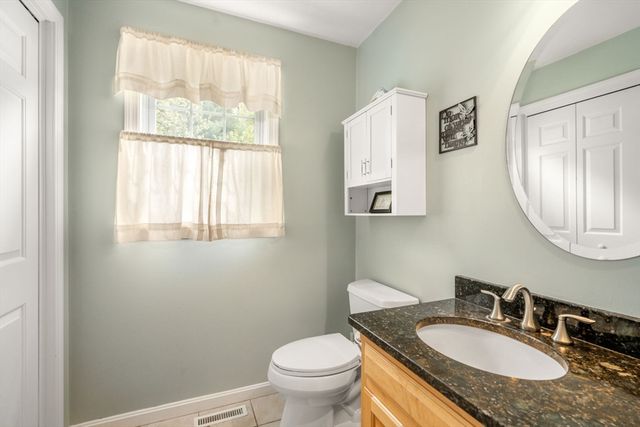 10 Gannett Way, Hopedale, MA 01747