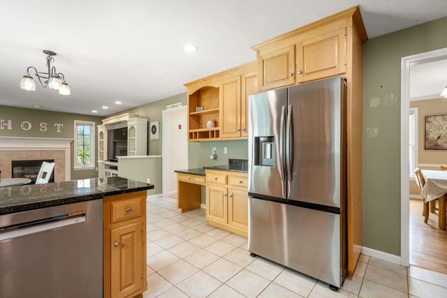 10 Gannett Way, Hopedale, MA 01747