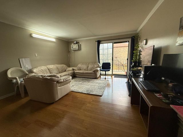 139 W Elk Trail 239, Carol Stream, IL 60188