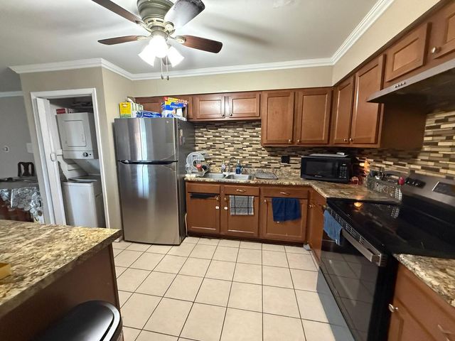 139 W Elk Trail 239, Carol Stream, IL 60188