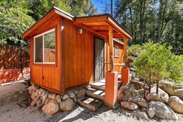 24655 Upper Rim Rock Road, Idyllwild, CA 92549