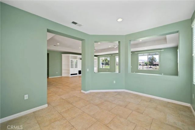 570 Olazabal Dr, Hemet, CA 92545