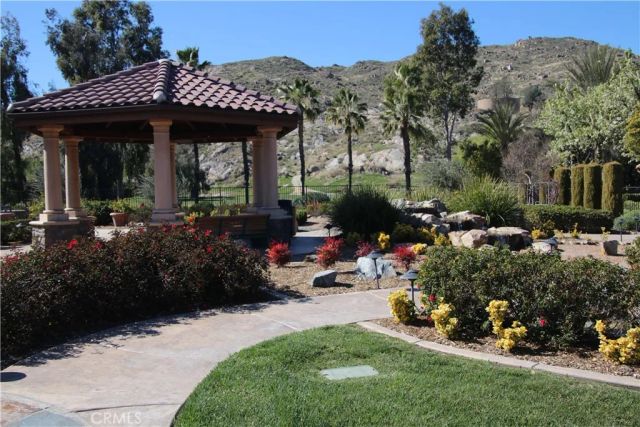 570 Olazabal Dr, Hemet, CA 92545