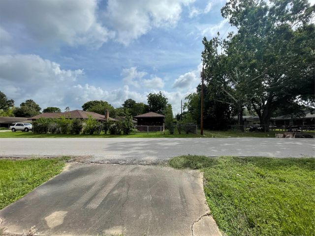 1733 Brumbelow Street, Rosenberg, TX 77471