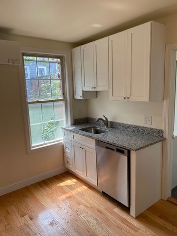 83 Bolton St 2, Boston, MA 02127