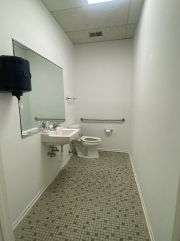 7350 W COLLEGE Drive 205, Palos Heights, IL 60463