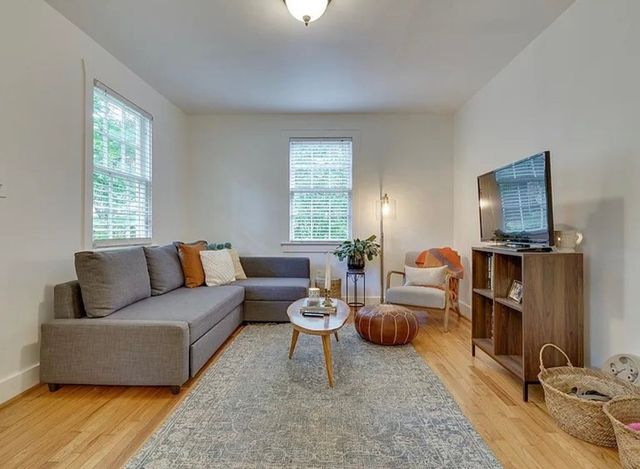 2725 Sharondale Ct, Nashville, TN 37215