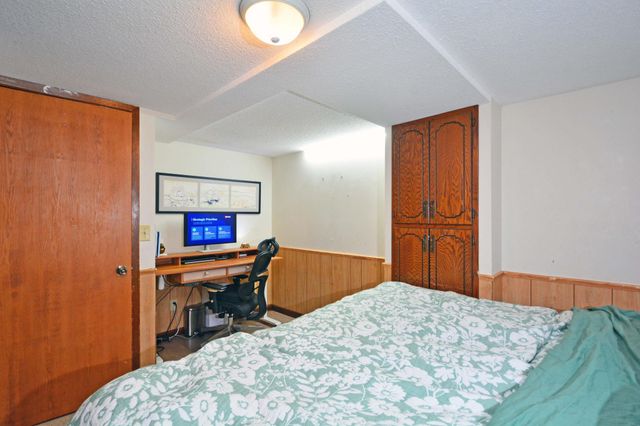 2083 Orange Avenue E, Saint Paul, MN 55119