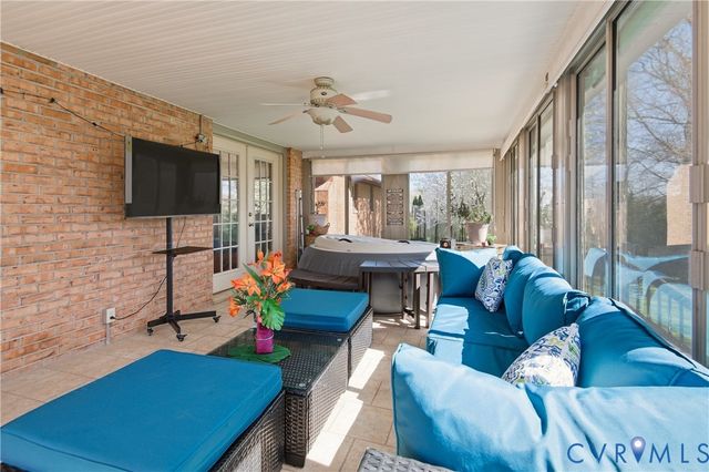 107 Oxford Rd, Hopewell, VA 23860