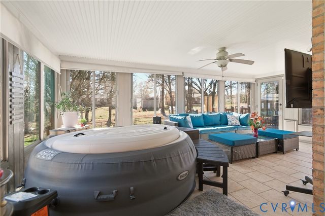 107 Oxford Rd, Hopewell, VA 23860