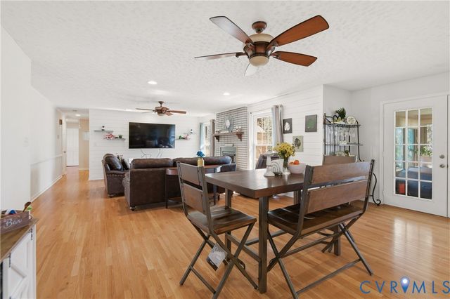 107 Oxford Rd, Hopewell, VA 23860