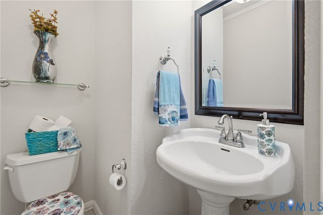 107 Oxford Rd, Hopewell, VA 23860