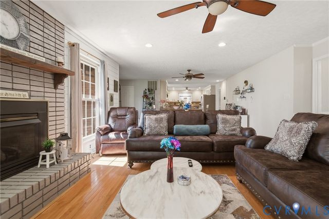 107 Oxford Rd, Hopewell, VA 23860