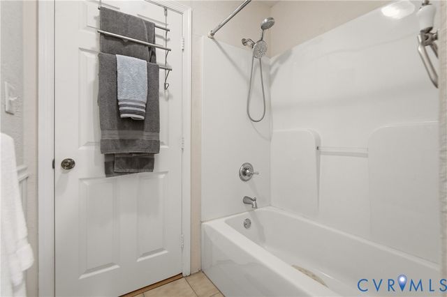 107 Oxford Rd, Hopewell, VA 23860