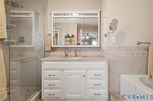 107 Oxford Rd, Hopewell, VA 23860