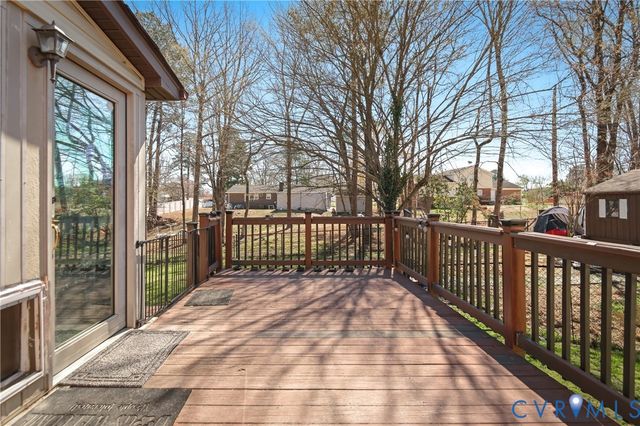 107 Oxford Rd, Hopewell, VA 23860