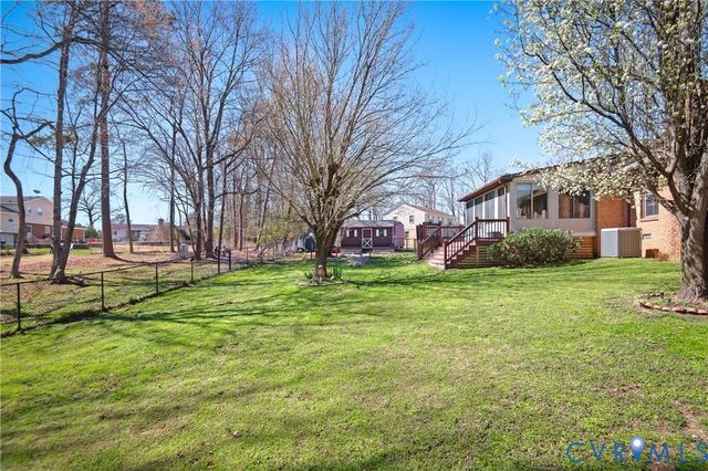 107 Oxford Rd, Hopewell, VA 23860