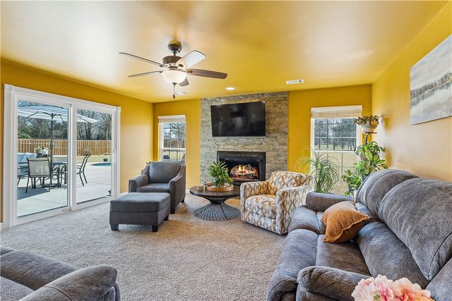 2406 Marylane Drive, Rogers, AR 72756