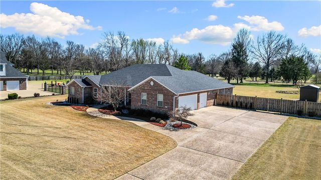 2406 Marylane Drive, Rogers, AR 72756