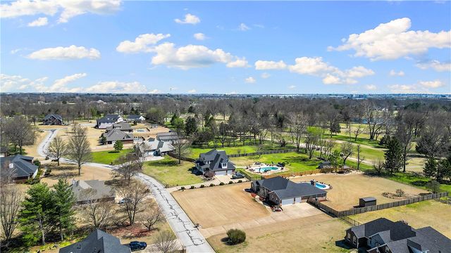 2406 Marylane Drive, Rogers, AR 72756