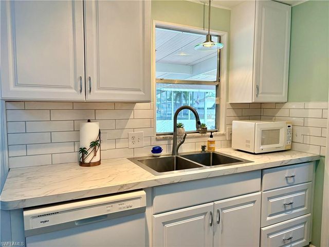 2785 Wedgewood DR, North Fort Myers, FL 33917