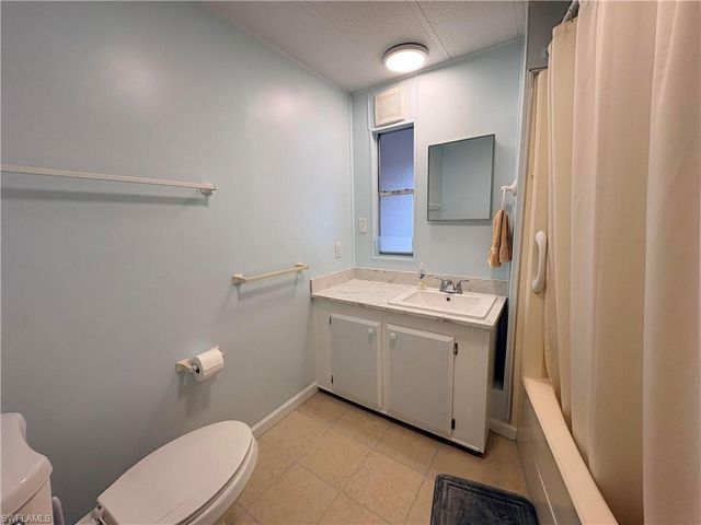 2785 Wedgewood DR, North Fort Myers, FL 33917