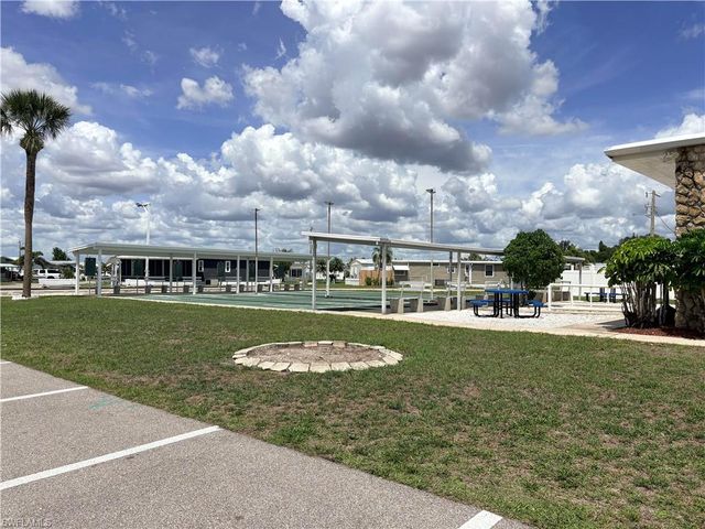 2785 Wedgewood DR, North Fort Myers, FL 33917