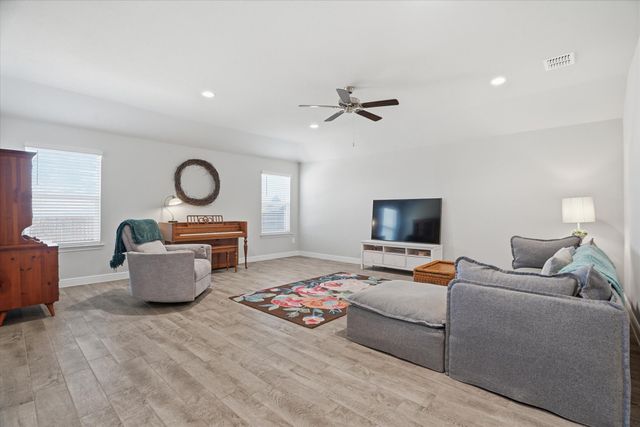 4028 Cornerstone Circle, Granbury, TX 76048