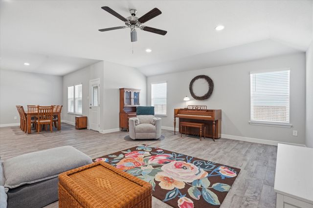 4028 Cornerstone Circle, Granbury, TX 76048