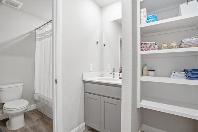 4028 Cornerstone Circle, Granbury, TX 76048