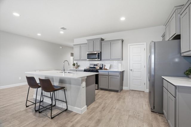 4028 Cornerstone Circle, Granbury, TX 76048