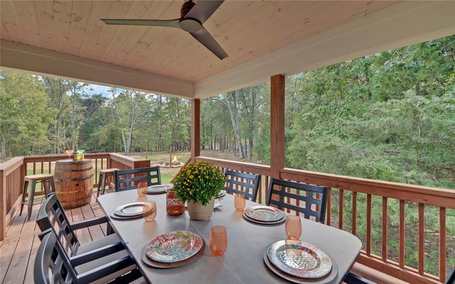 398 Hidden Point, Hartwell, GA 30643