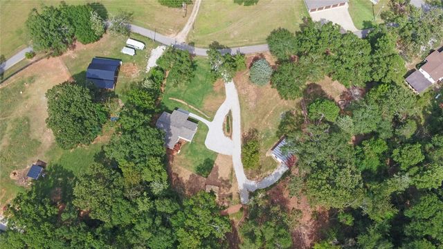 398 Hidden Point, Hartwell, GA 30643