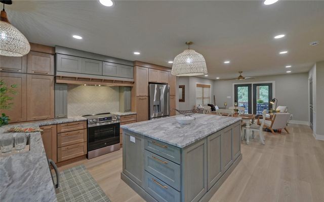 398 Hidden Point, Hartwell, GA 30643