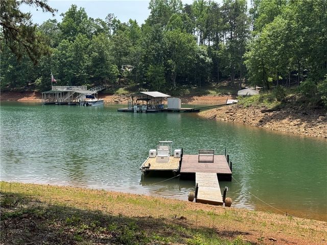 398 Hidden Point, Hartwell, GA 30643
