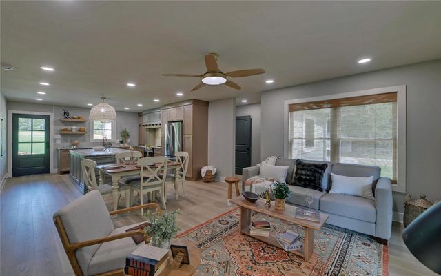 398 Hidden Point, Hartwell, GA 30643