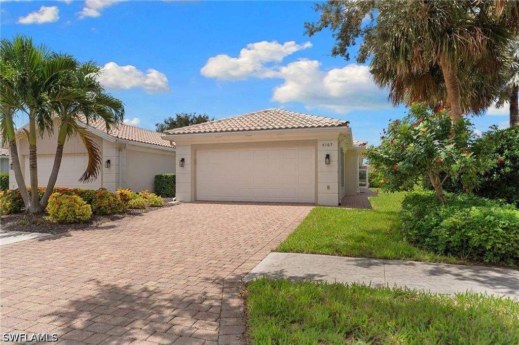 4167 Saint George LN, Naples, FL 34119