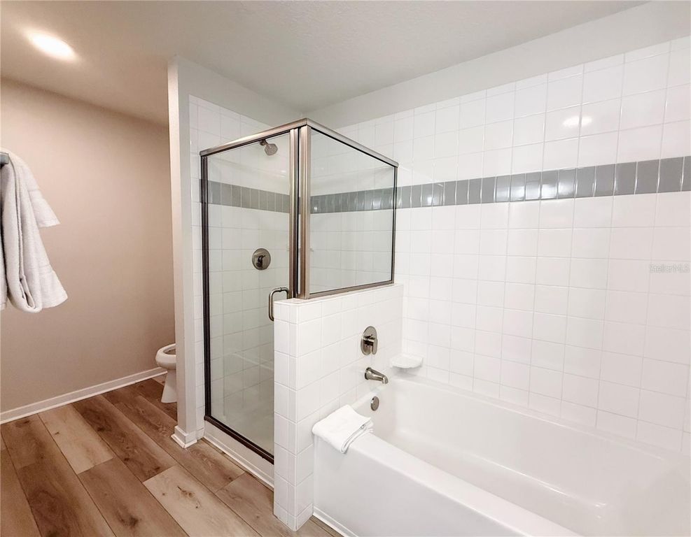 Image 11 of property listing at 4013 BREAKVIEW DRIVE A308, Orlando, FL 32819