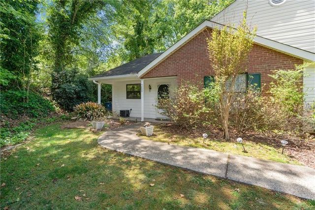 5000 Village Green Way, Alpharetta, GA 30009