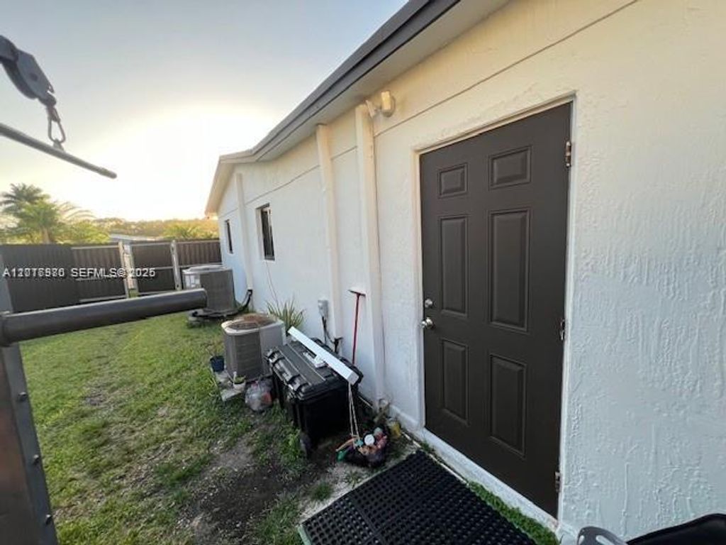 16025 SW 299th Ter 0, Homestead, FL 33033