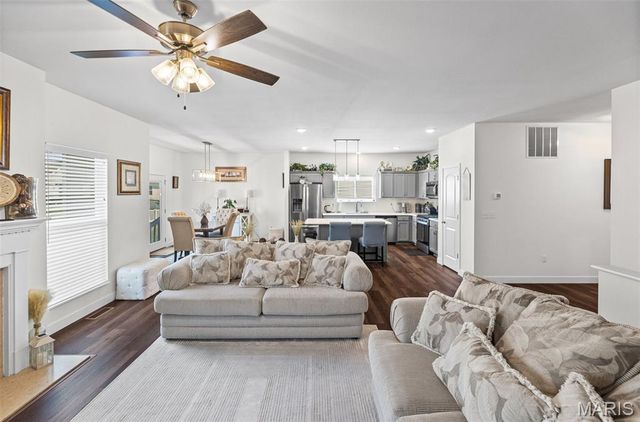 3938 Narrow Leaf Lane, Swansea, IL 62226