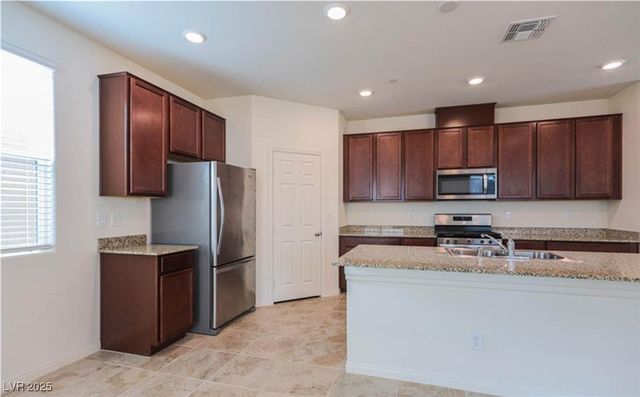 1624 Crisp Pear Court, Las Vegas, NV 89108