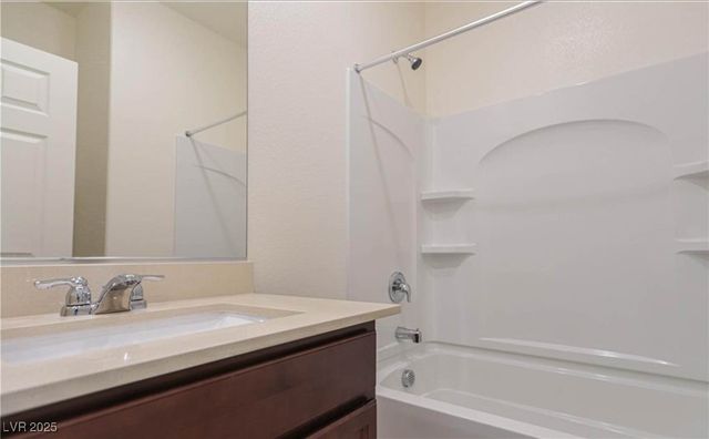 1624 Crisp Pear Court, Las Vegas, NV 89108