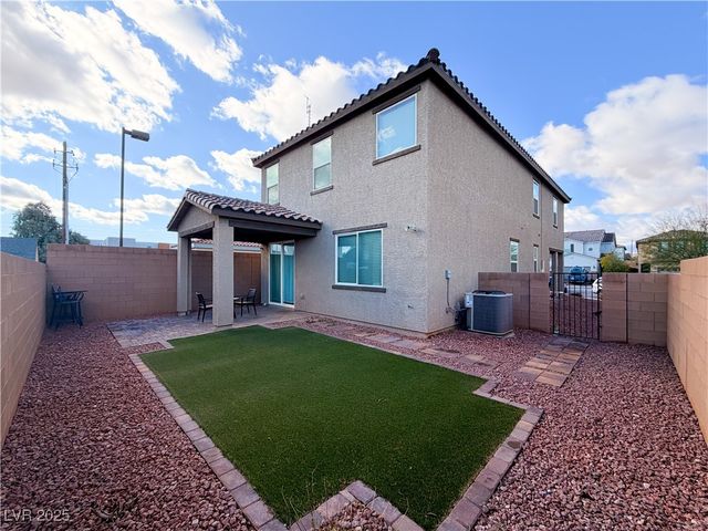 1624 Crisp Pear Court, Las Vegas, NV 89108