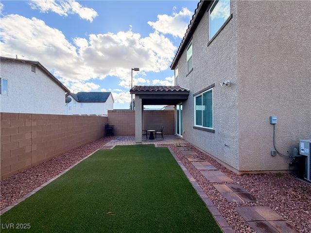 1624 Crisp Pear Court, Las Vegas, NV 89108