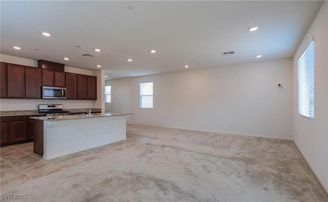 1624 Crisp Pear Court, Las Vegas, NV 89108