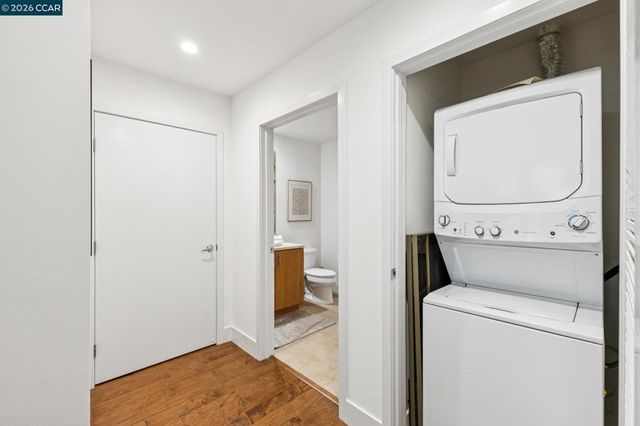 438 438 W Grand Ave 432, Oakland, CA 94612