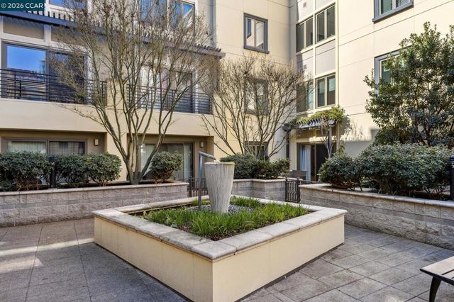 438 438 W Grand Ave 432, Oakland, CA 94612