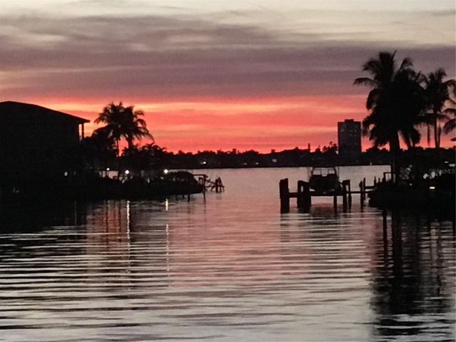 1444 HARBOR DRIVE, Sarasota, FL 34239